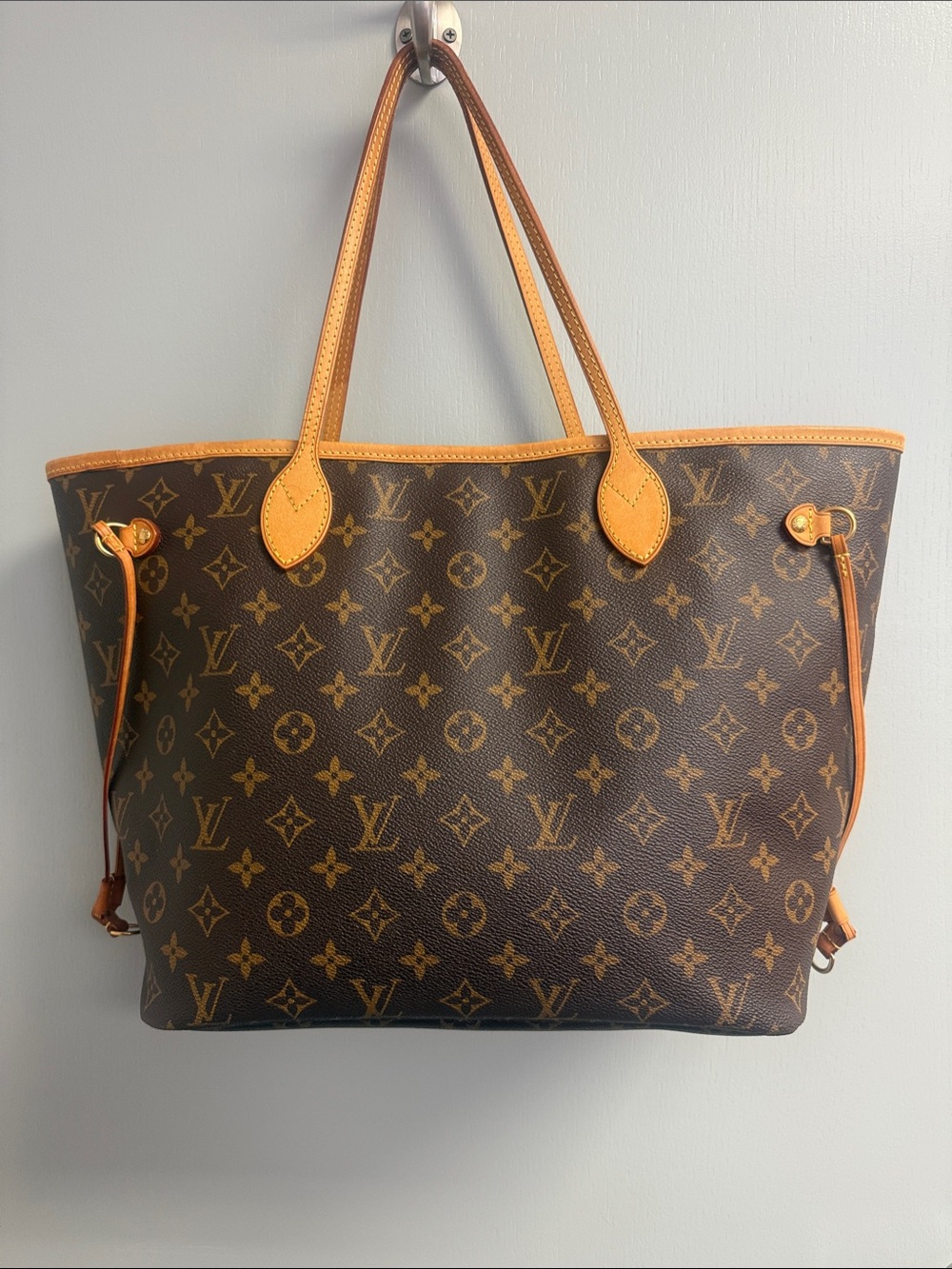 Louis Vuitton Neverful MM Monogram Canvas Tote in Brown and Tan